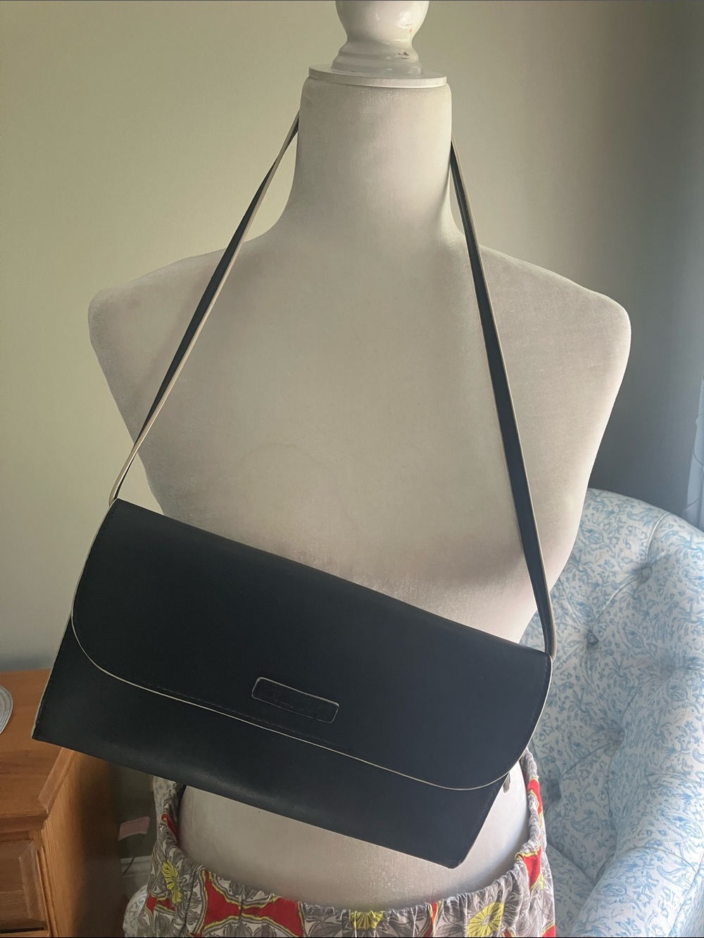 Minimalist Black Shoulder Bag Clutch w Contrast Piping removable strap classic